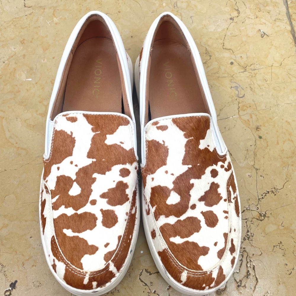 Vionic Dinora Loafers Sz 8.5 Cow Print Calf Hair Slip On Arch Support Comfort